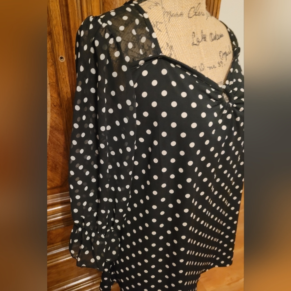 Stylish Black and White Polka Dot Women's Blouse - Picture 5 of 5